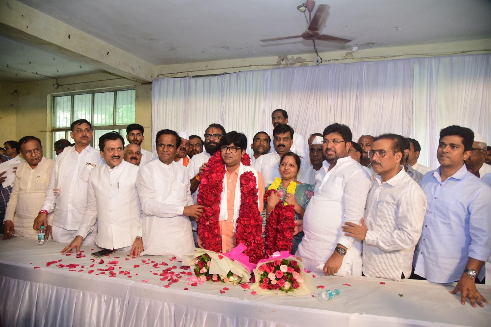 जालना जिल्हा मध्यवर्ती सहकारी बँकेच्या अध्यक्षपदी राहुल लोणीकर तर उपाध्यक्ष म्हणून निर्मला मरकड यांची बिनविरोध निवड करण्यात आली आहे.