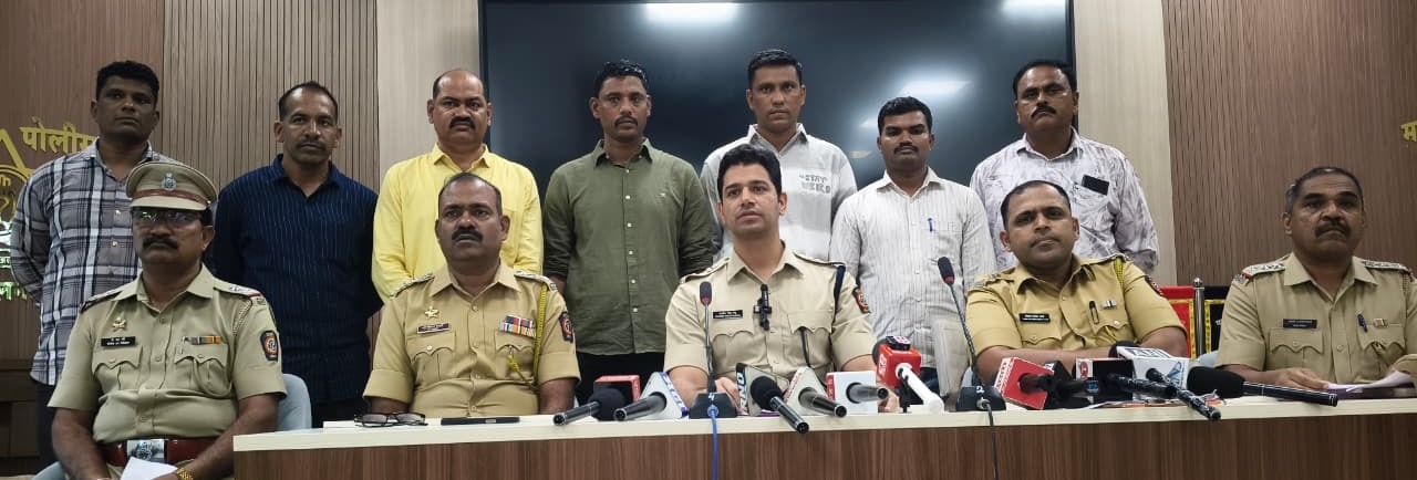 जालना शहरातील महिलांना लक्ष्य करून सोनसाखळी हिसकावून पोबारा करणाऱ्या टोळीचा पर्दाफाश करण्यात कदीम जालना पोलिसांना यश आले आहे.